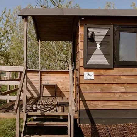 De La Rue Pipowagens Campsite Sleeuwijk