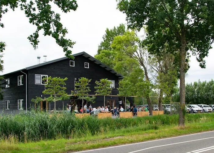 De La Rue Pipowagens * Sleeuwijk